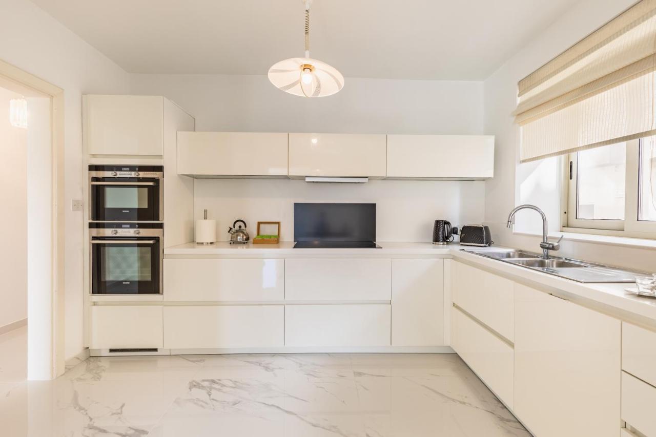 Stunning - Sunnyside 3-bedroom Appartement *