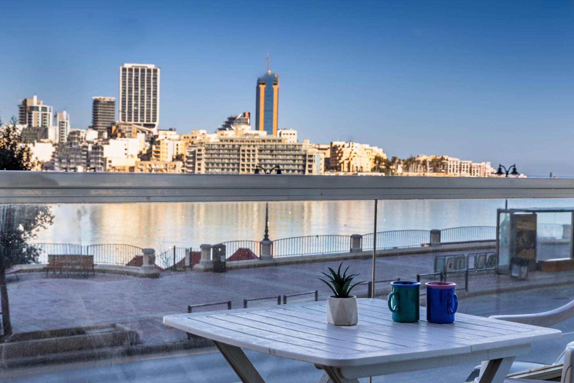 Stunning - Sunnyside 3-bedroom Sliema